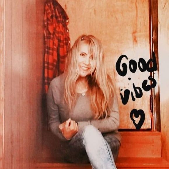 Meet your Posher, Gladys - Picture 1 of 1